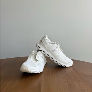 OnCloud Swiss Engineering White Sneakers
